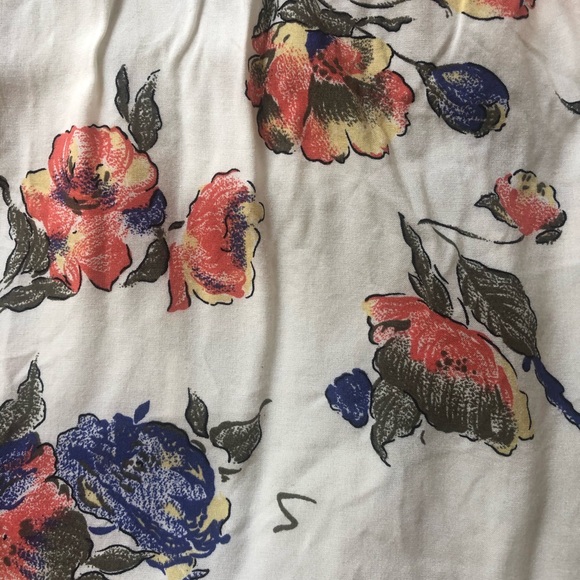 Matching Floral Skirt Set - Picture 4 of 4